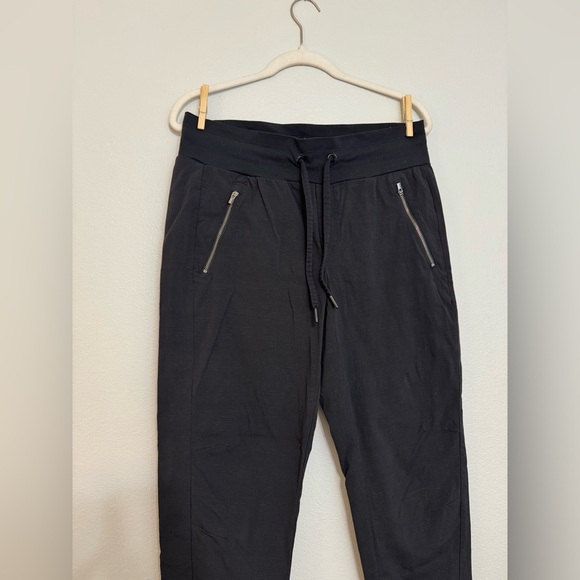 Athleta Trekkie North Jogger in Black - Picture 4 of 6